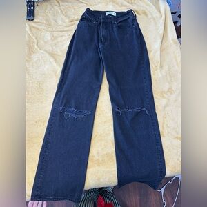ABERCROMBIE STRAIGHT BLACK JEANS